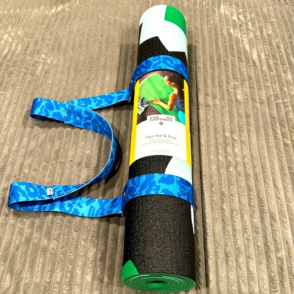 Diane Von Furstenberg by Target Yoga Mat & Strap - Picture 1 of 6